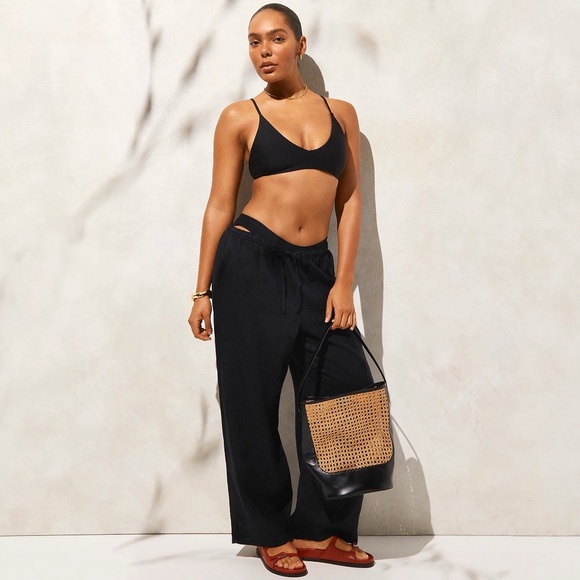 NWT!! J. CREW Lana Bikini Top Classic Sculpt Solid Black V Neckline Swim Small - Picture 15 of 15